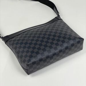 Louis Vuitton Shoulder Bags