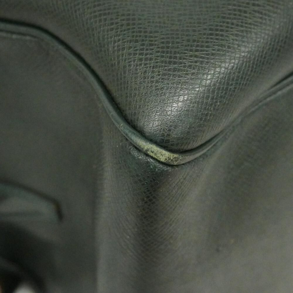 Louis Vuitton Taiga Kendall