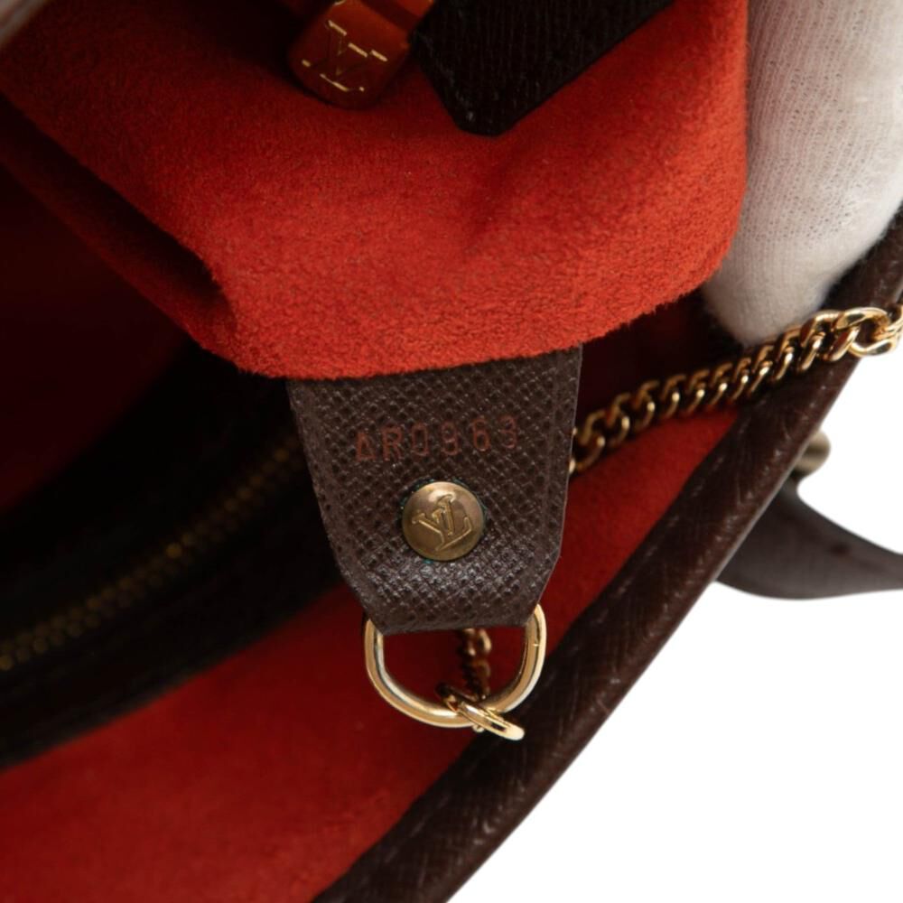 Louis Vuitton Marais