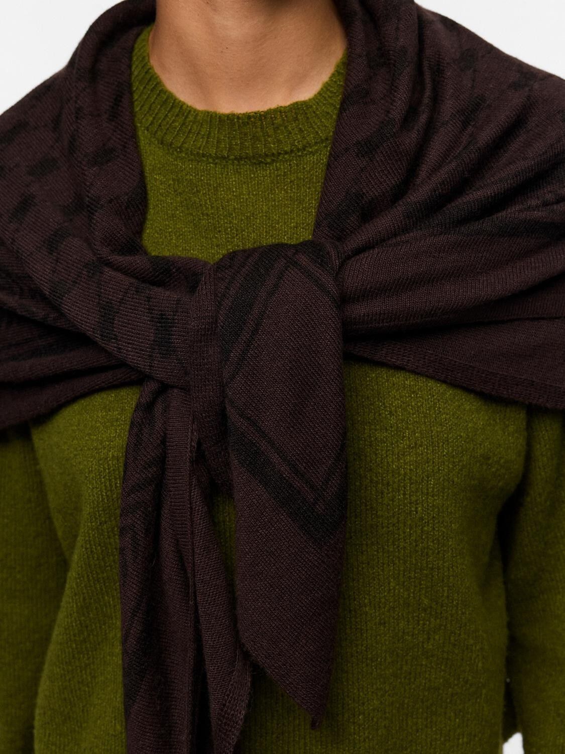 PCNOVIS SQUARE SCARF