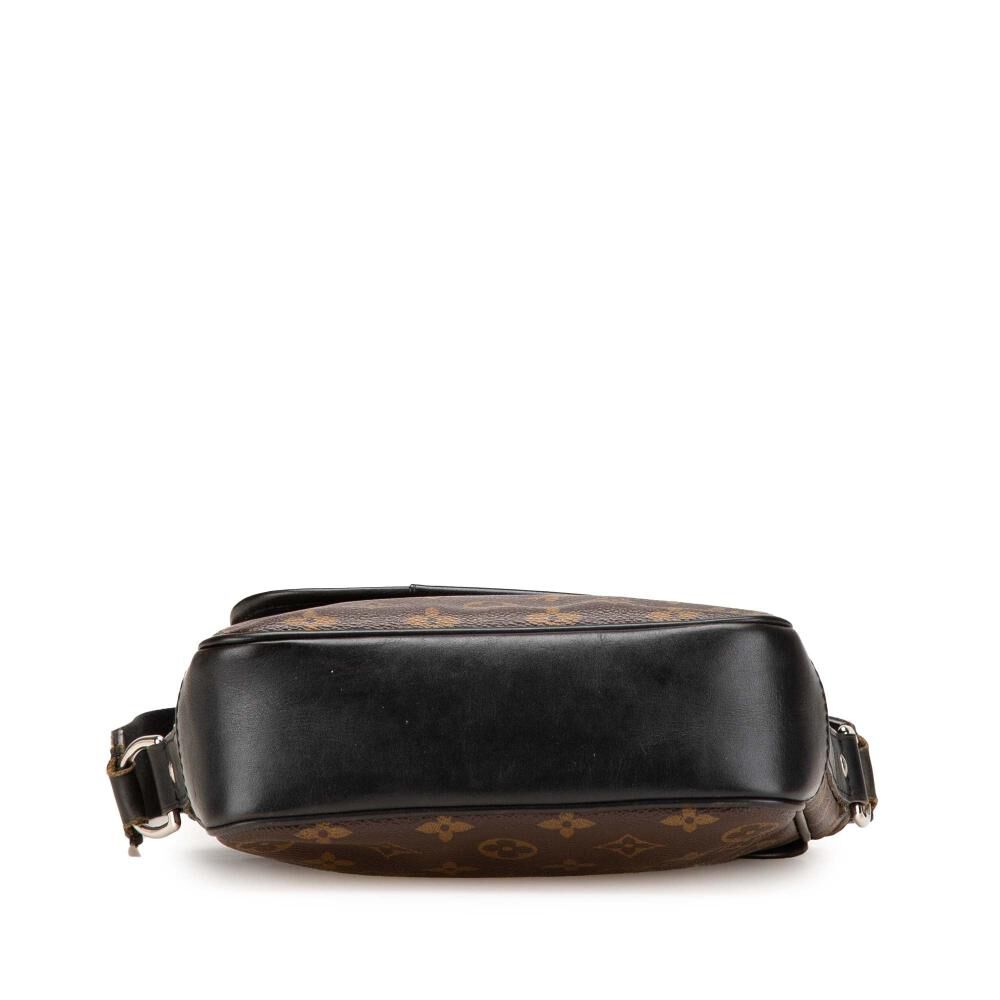 Louis Vuitton Shoulder Bags