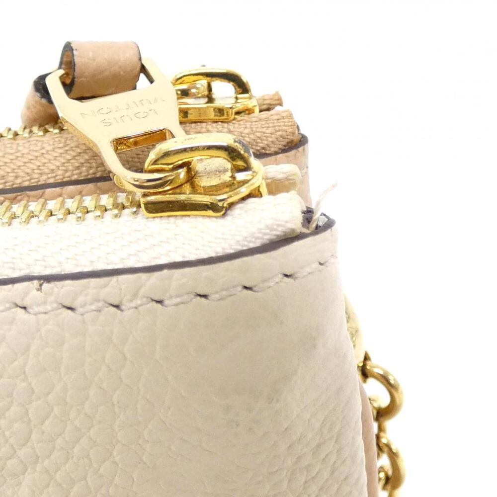 Louis Vuitton Shoulder Bags