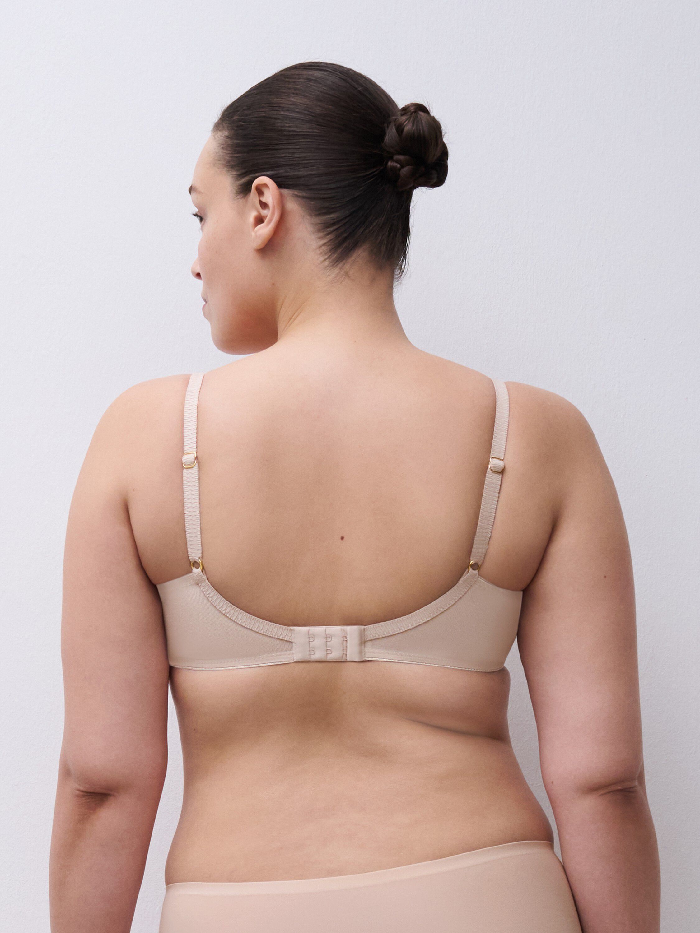 Champs Elysees Very covering underwired bra