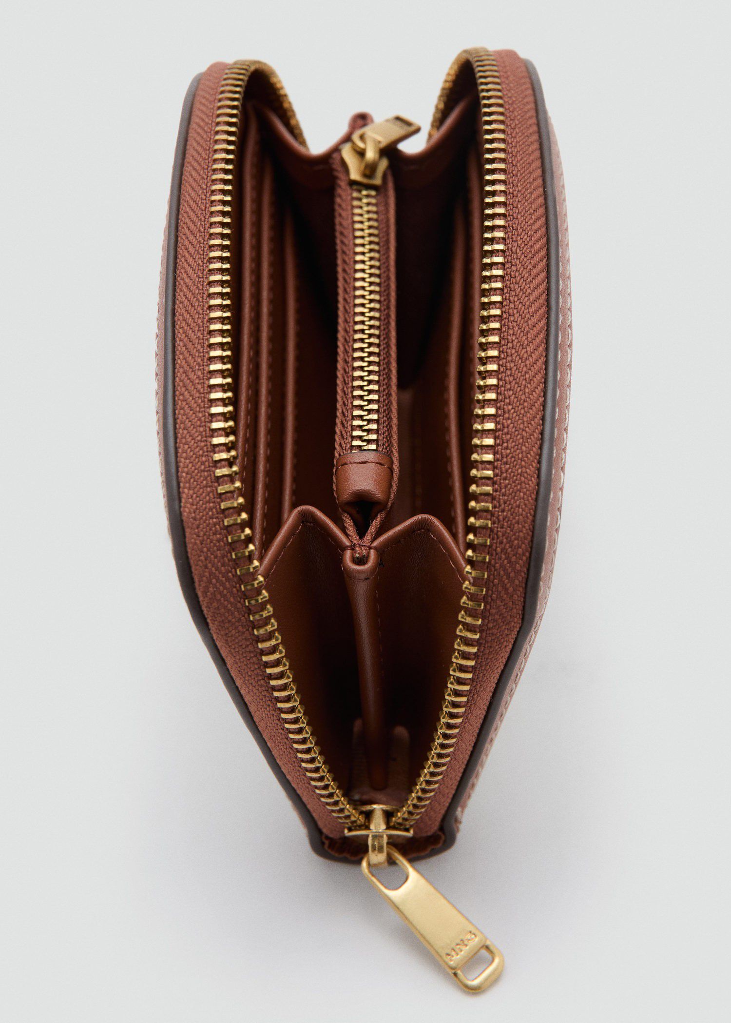 Medium texture wallet