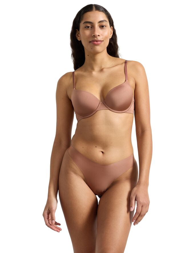 Usynlig g-streng med normal talje