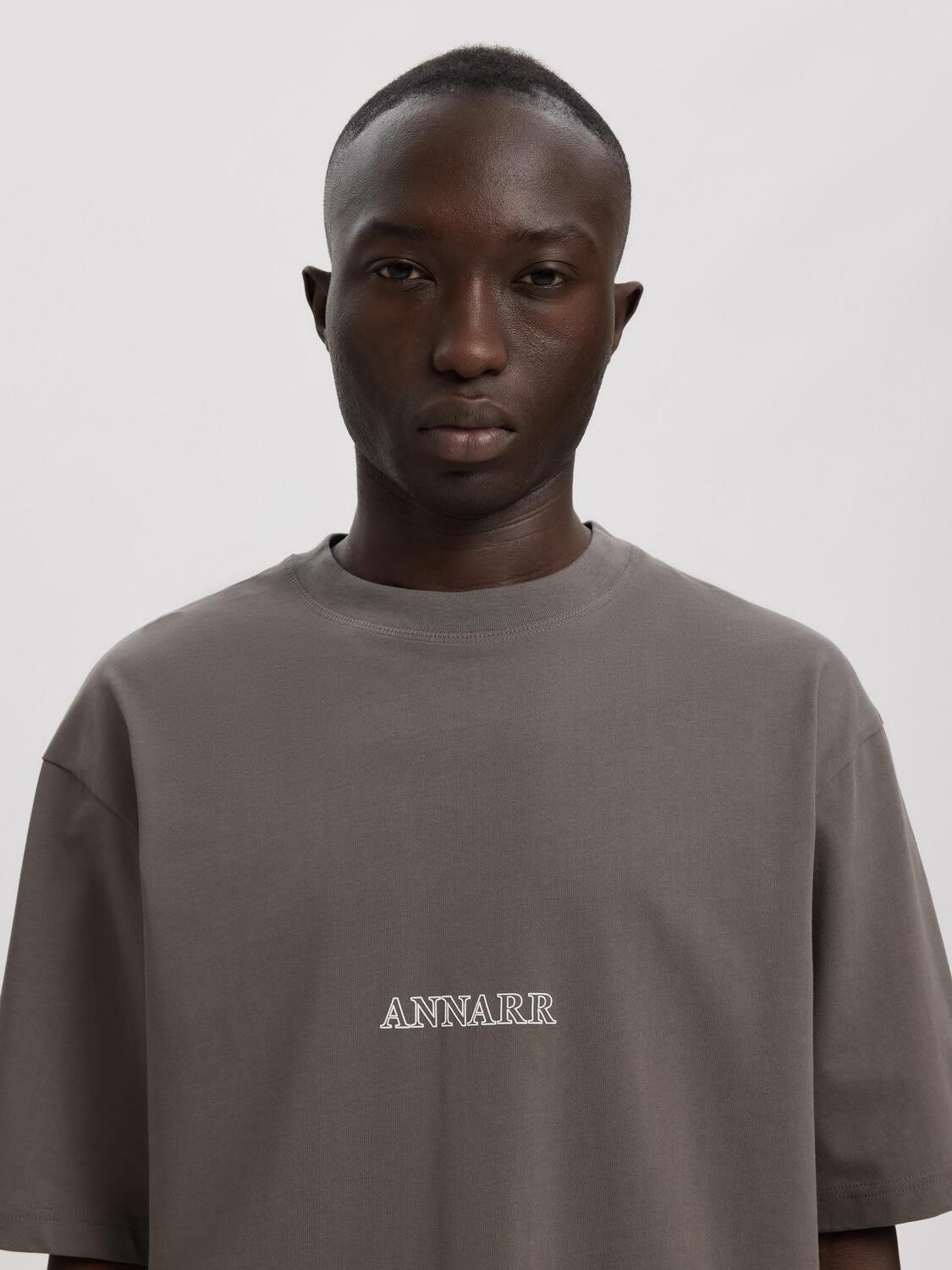 ANROKHOLM LOGO SS O-NECK TEE