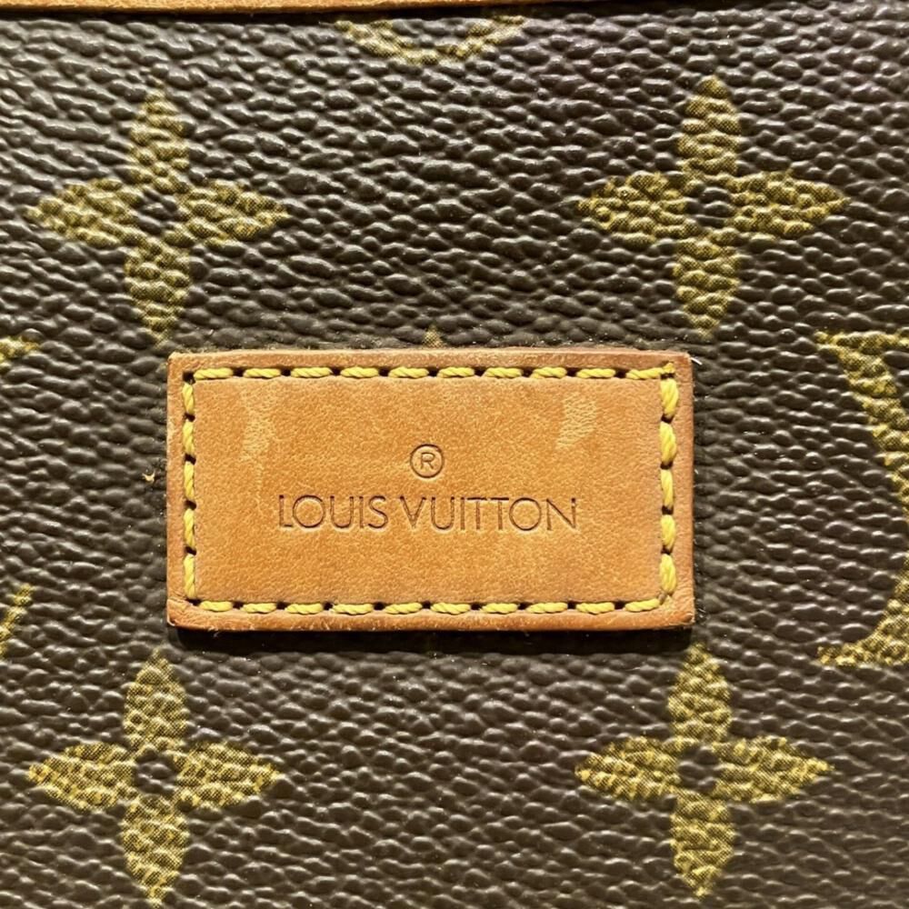 Louis Vuitton Saumur