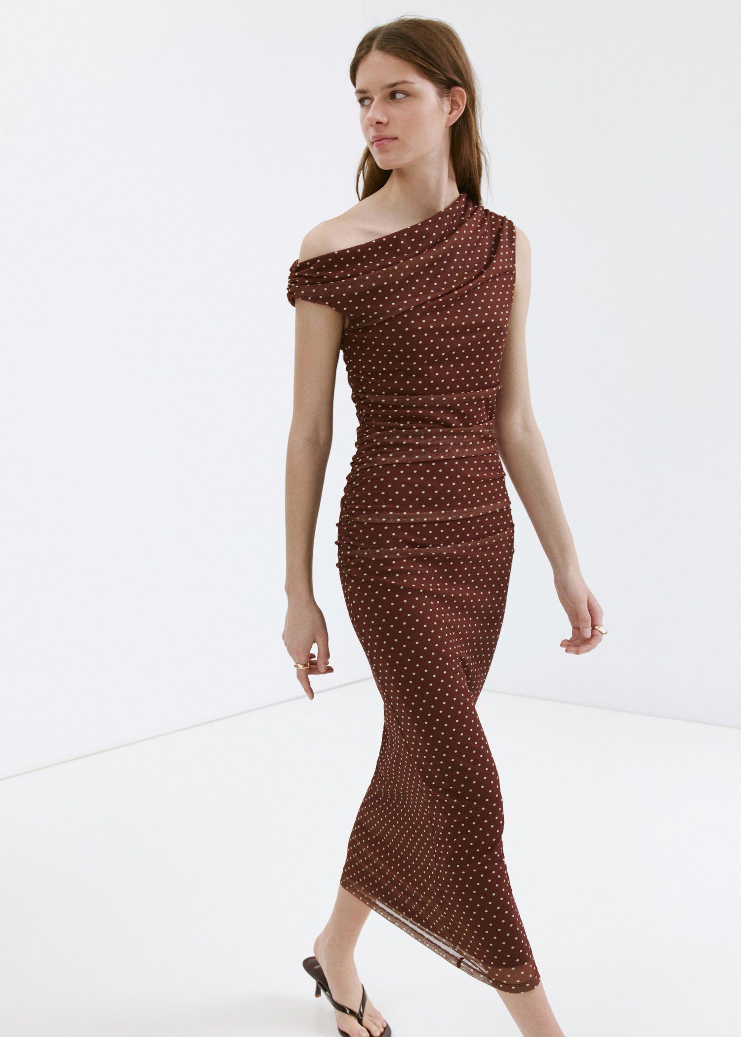 Fitted polka dot midi dress