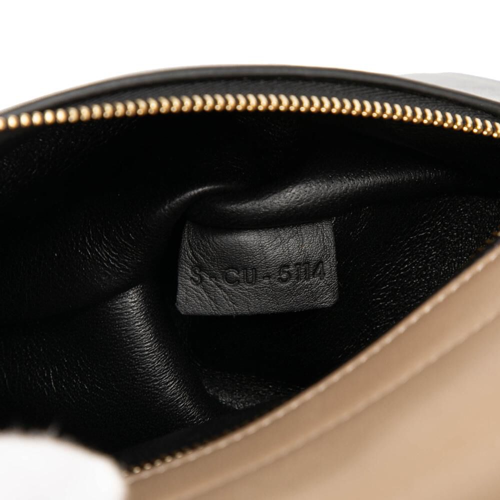 C&eacute;line Trapeze