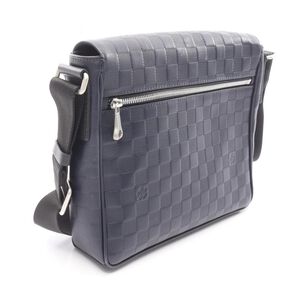 Louis Vuitton District