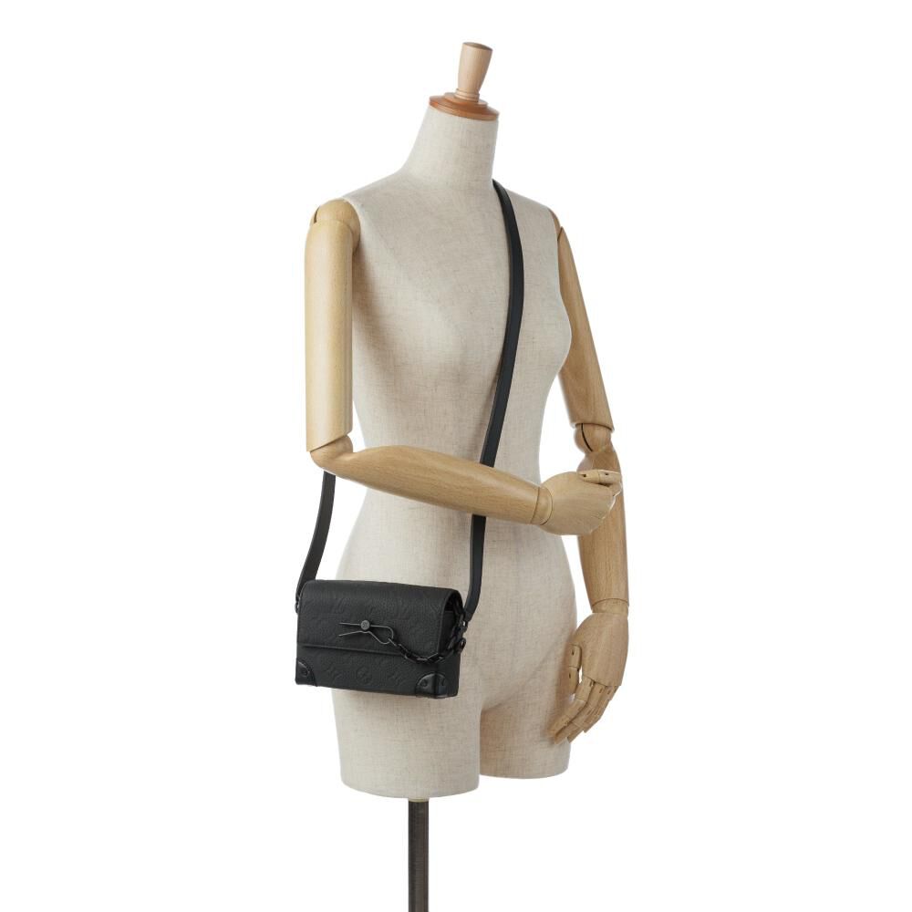 Louis Vuitton Shoulder Bags