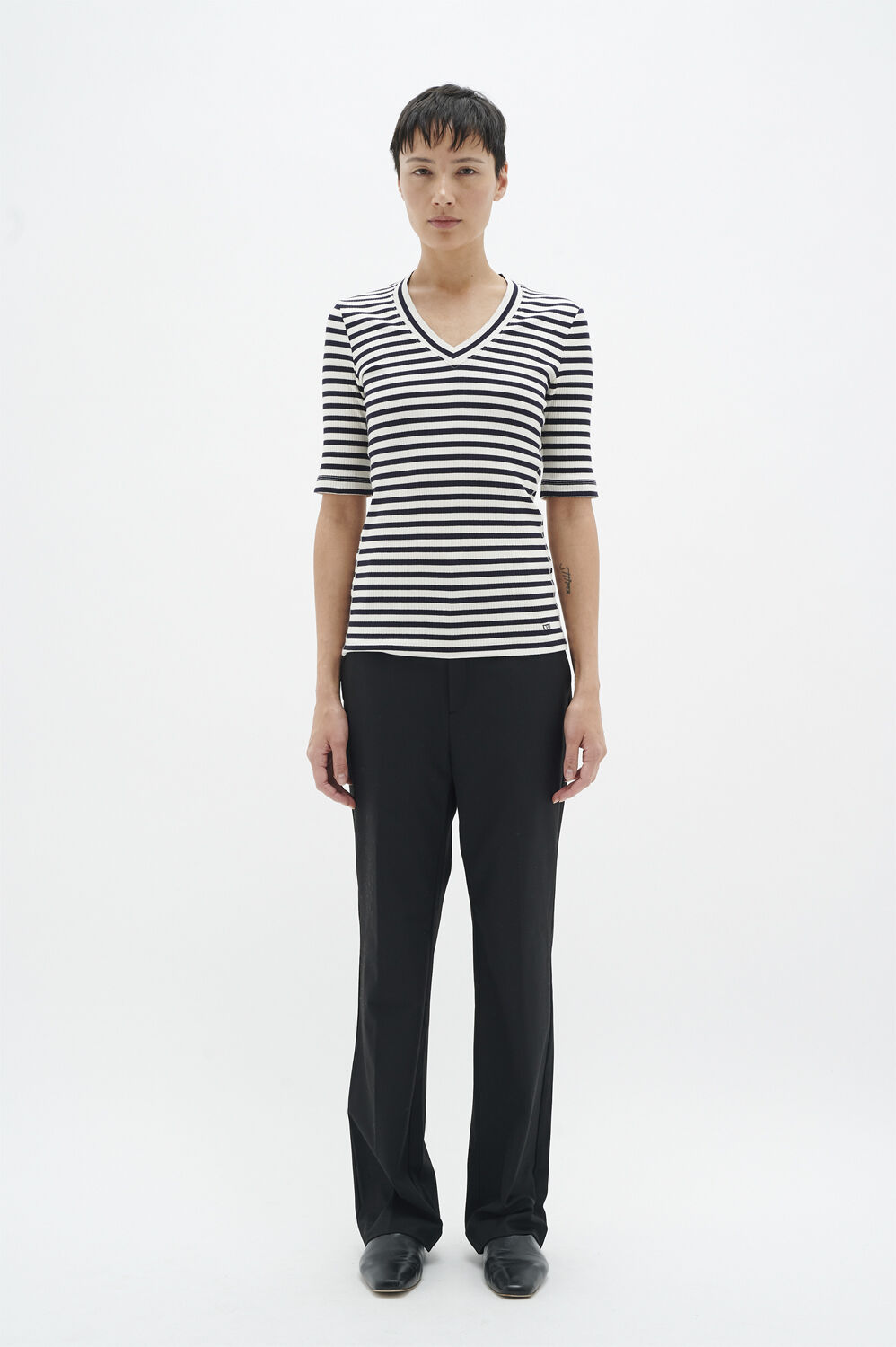 DagnaIW Striped V T-Shirt