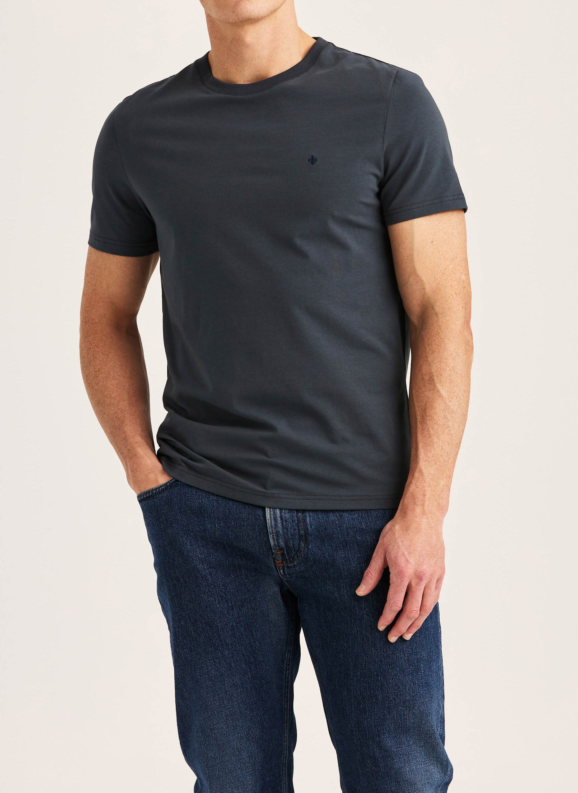 T-shirts & toppe