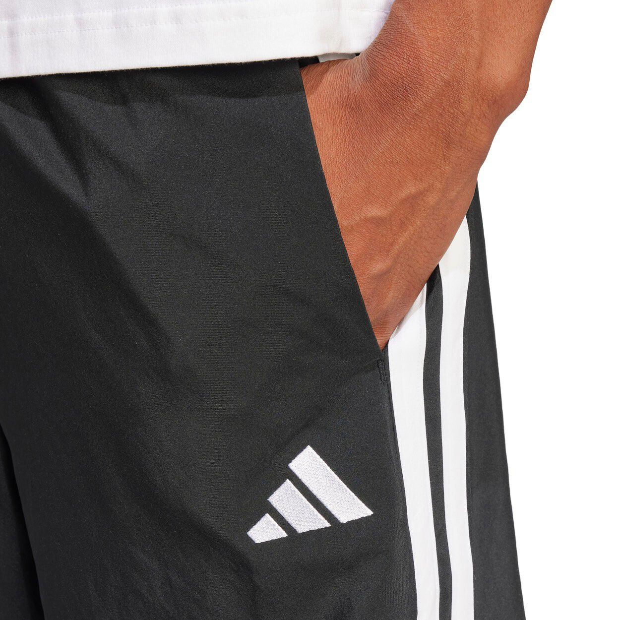 Essentials 3-stripes Chelsea Shorts