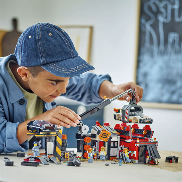 Skrotplads med biler 60472