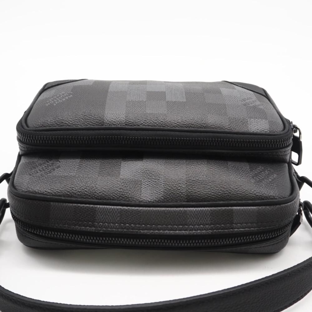 Louis Vuitton Shoulder Bags