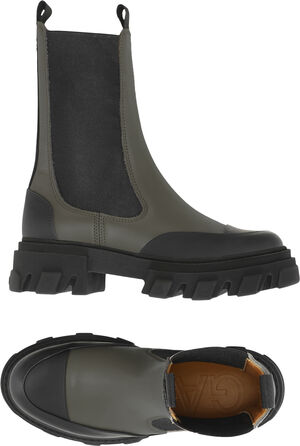 Mid Chelsea boots