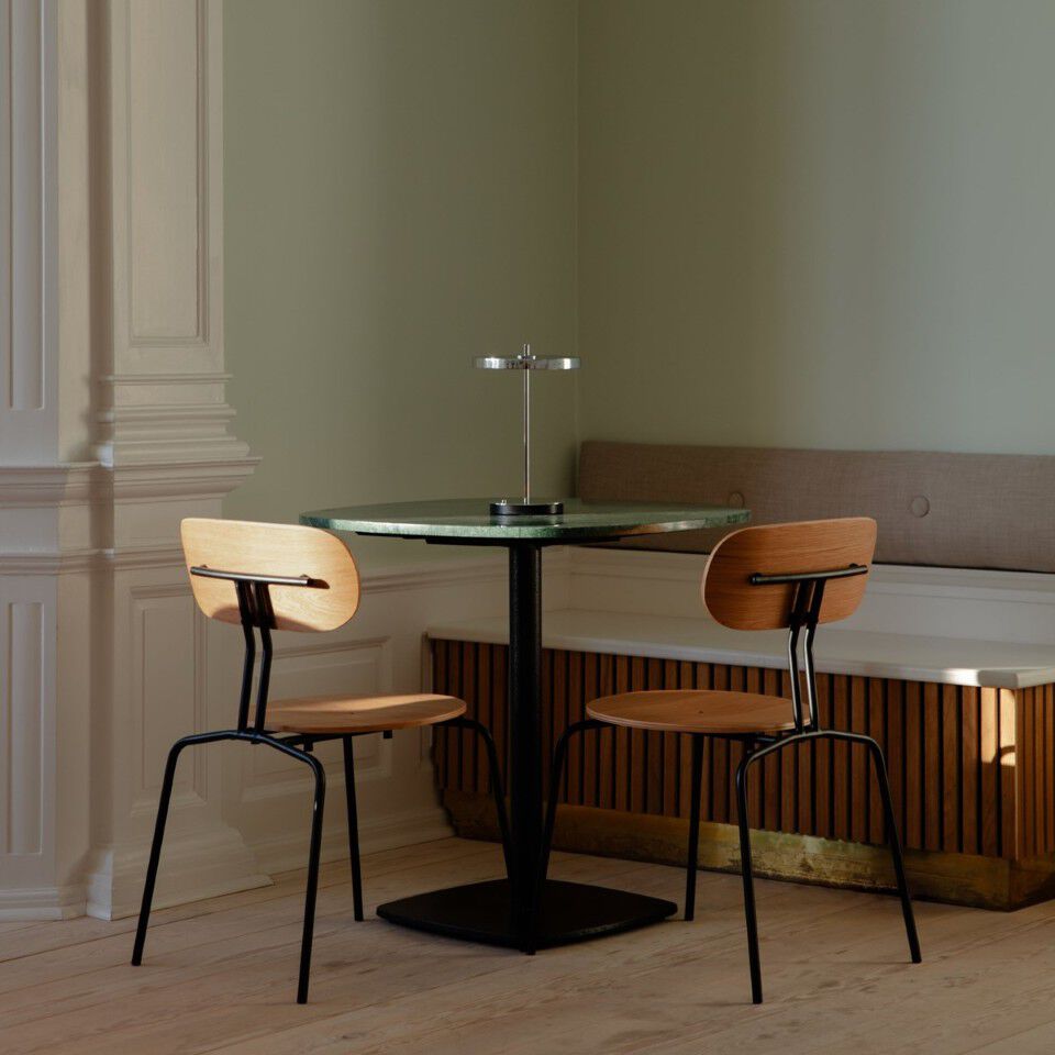 Asteria Move Monochrome