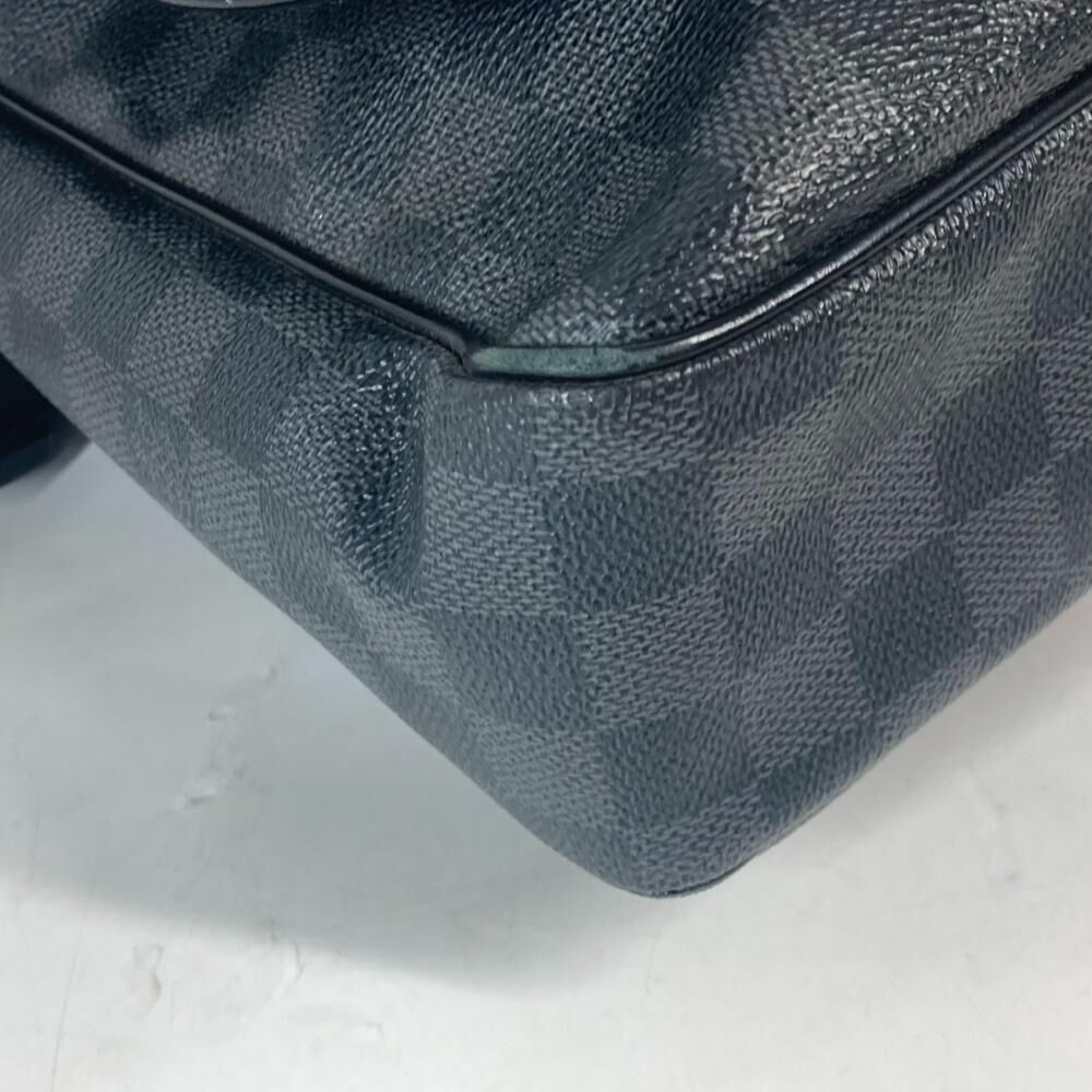 Louis Vuitton Messenger