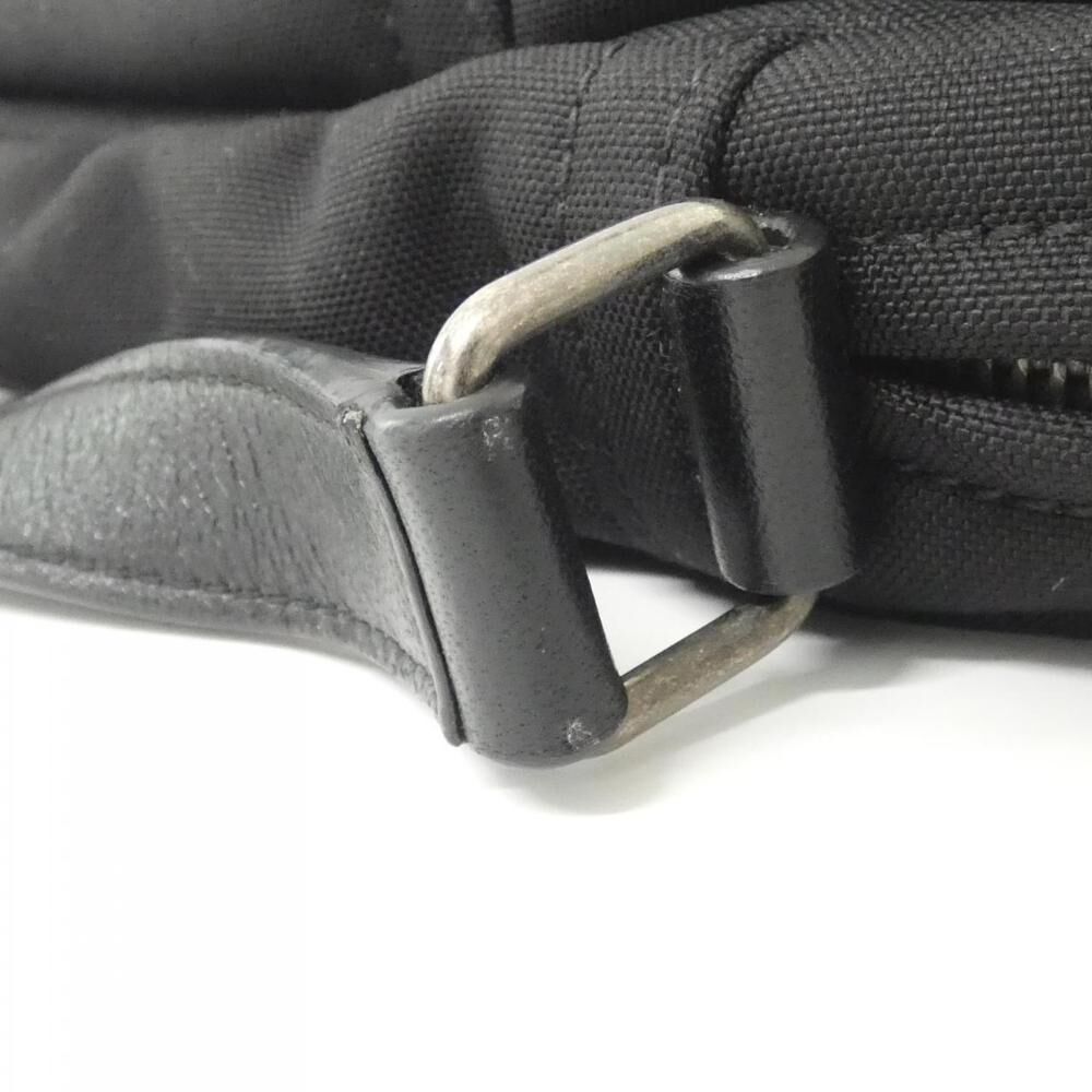 Yves Saint Laurent Shoulder Bag