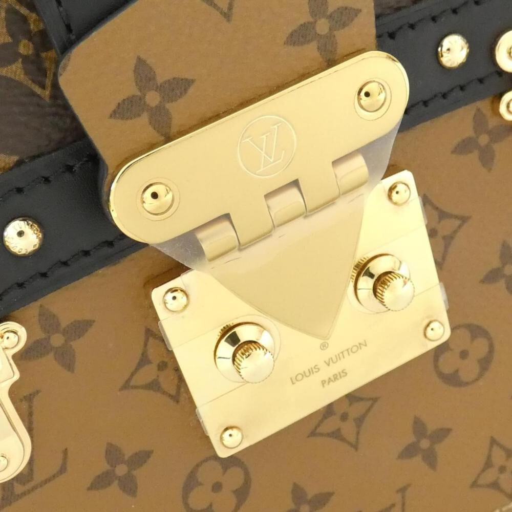 Louis Vuitton Shoulder Bags