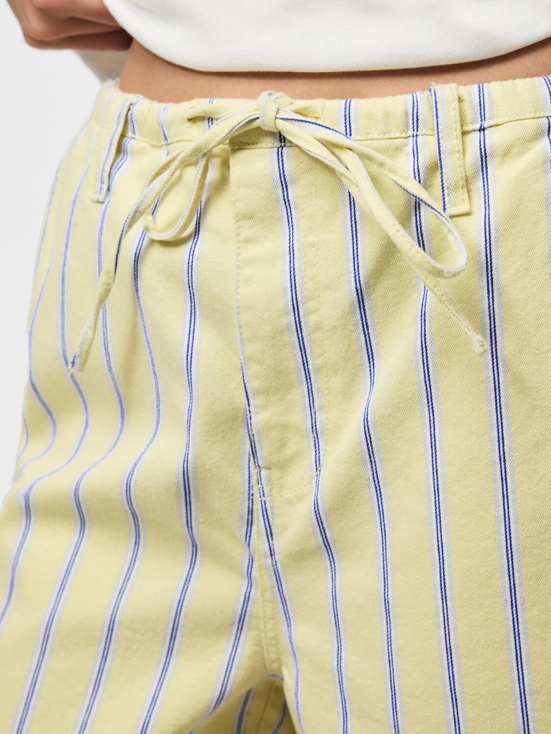 PCBILLO MW TIE DENIM SHORTS