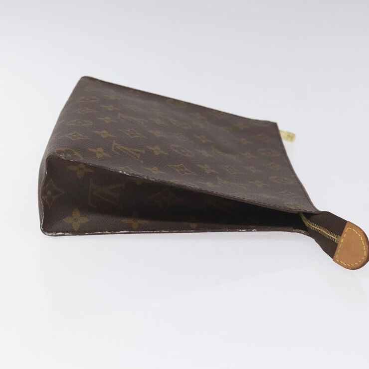 Louis Vuitton Poche Toilette
