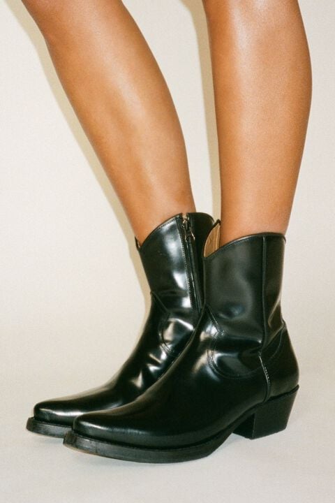 Western zip boot