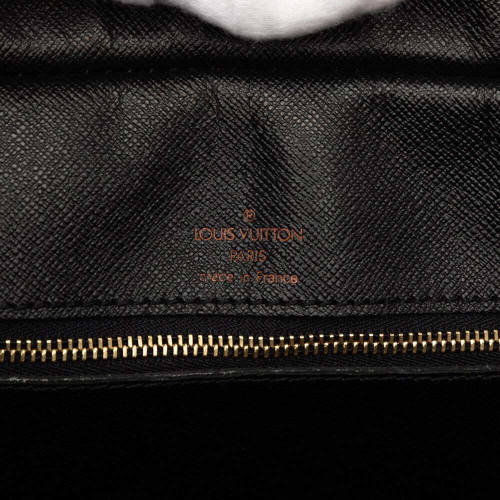 Louis Vuitton Porte Documents Voyage