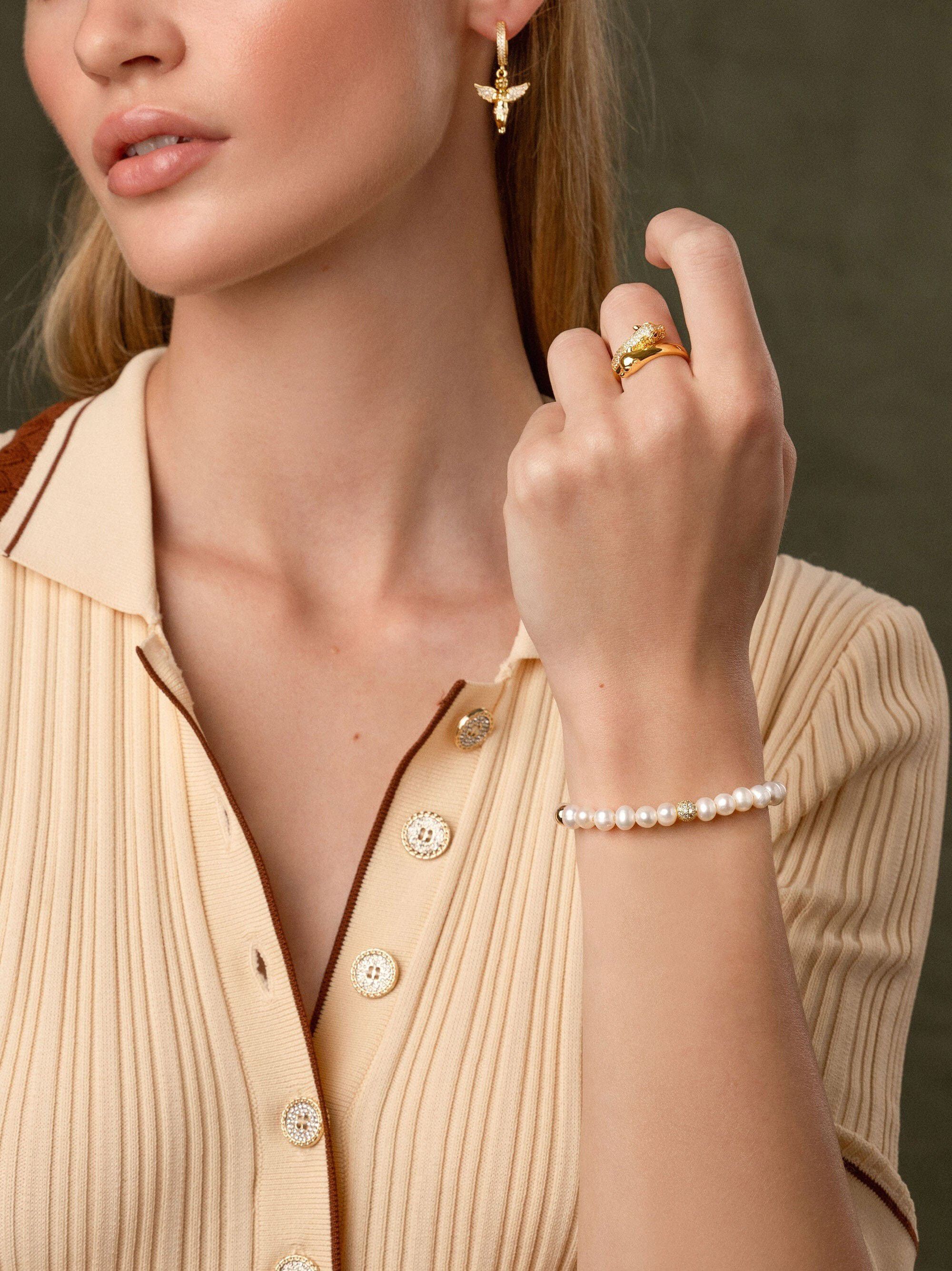 Wristband with Pearl and Gold