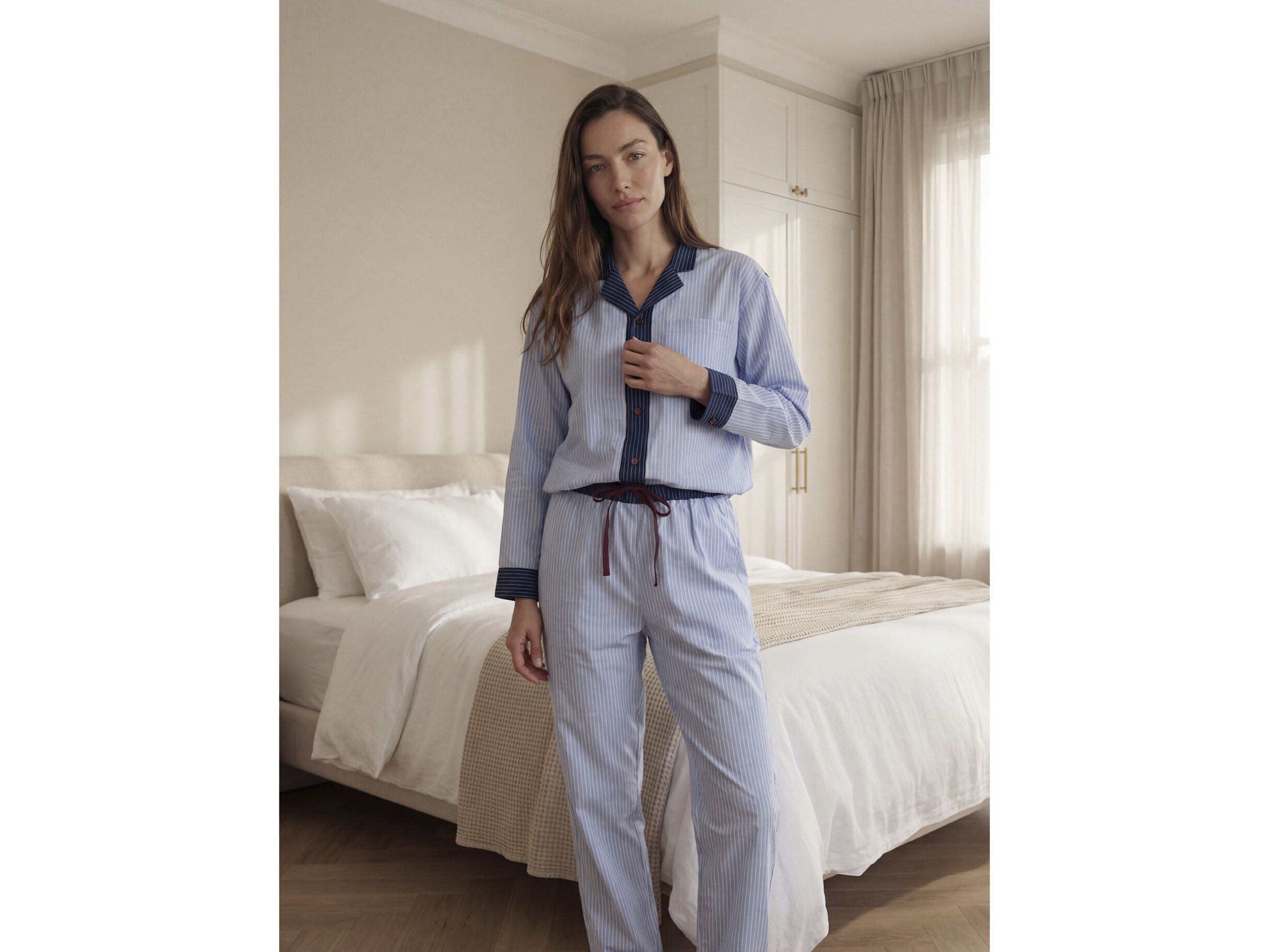 Pyjamas S/M Weekend Stories  Suite One White