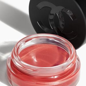 Enhances Colour - Nourishes - Plumps