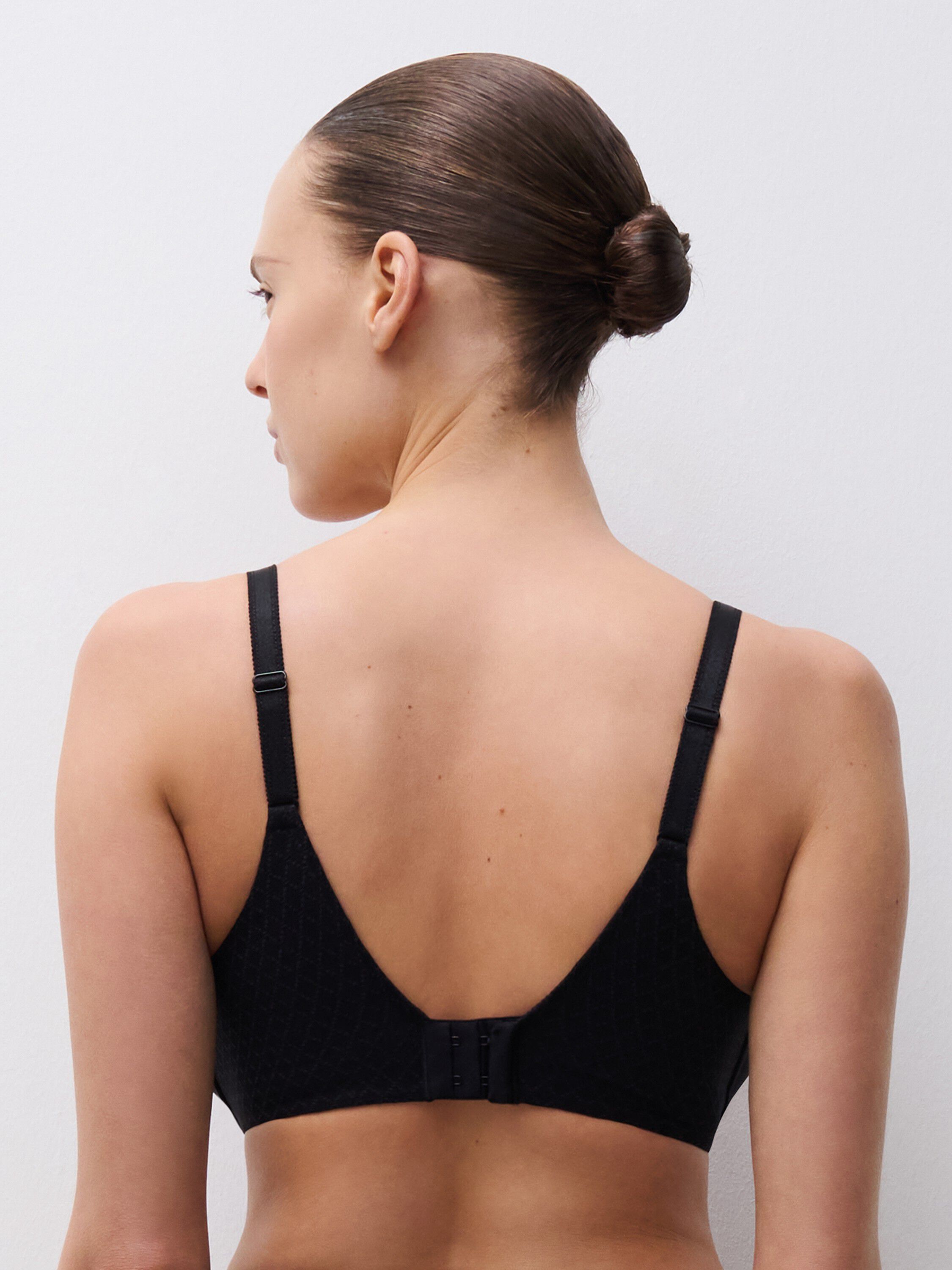 CO BRA TSHIRT COVERING
