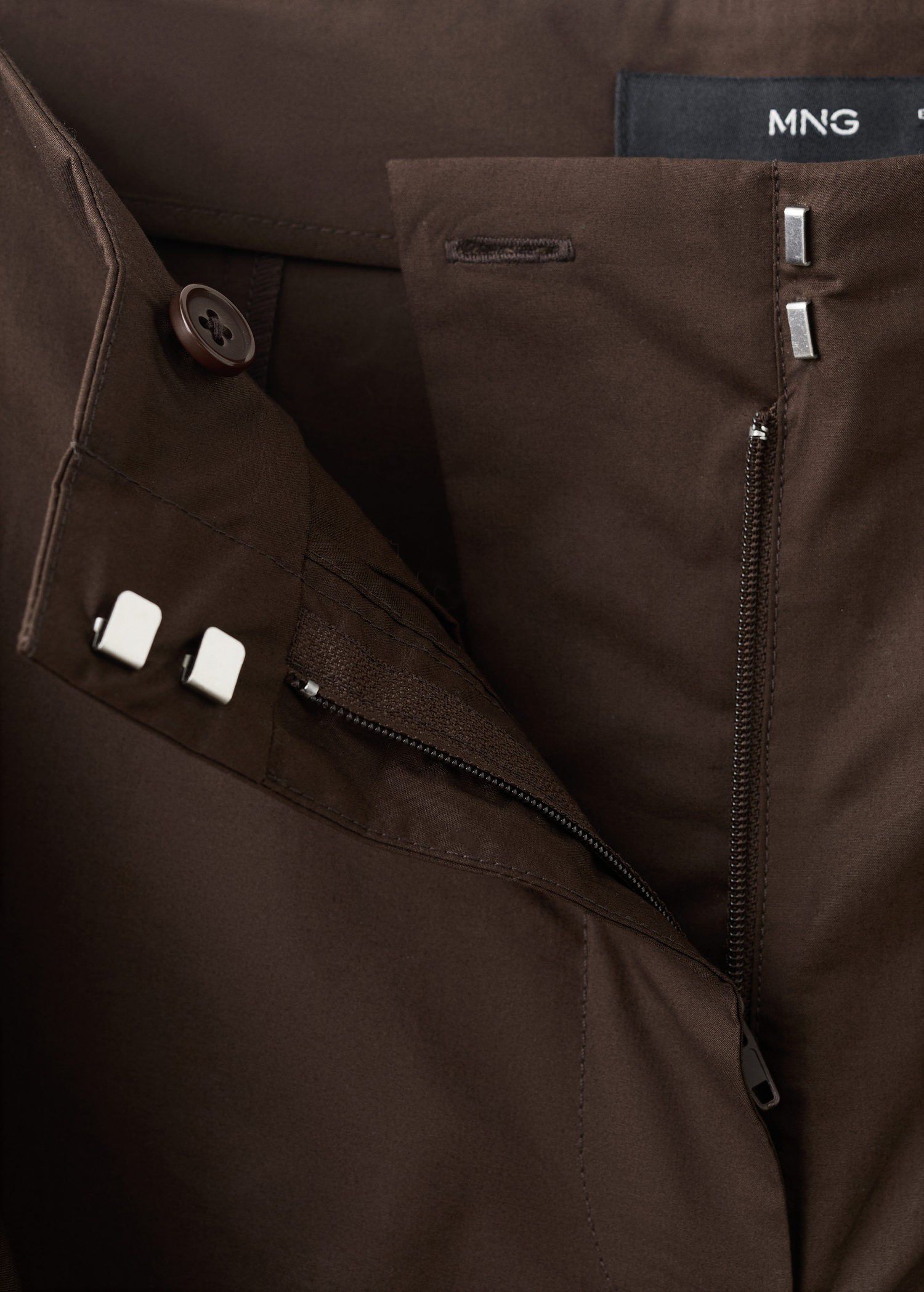 Straight-leg trousers with detachab