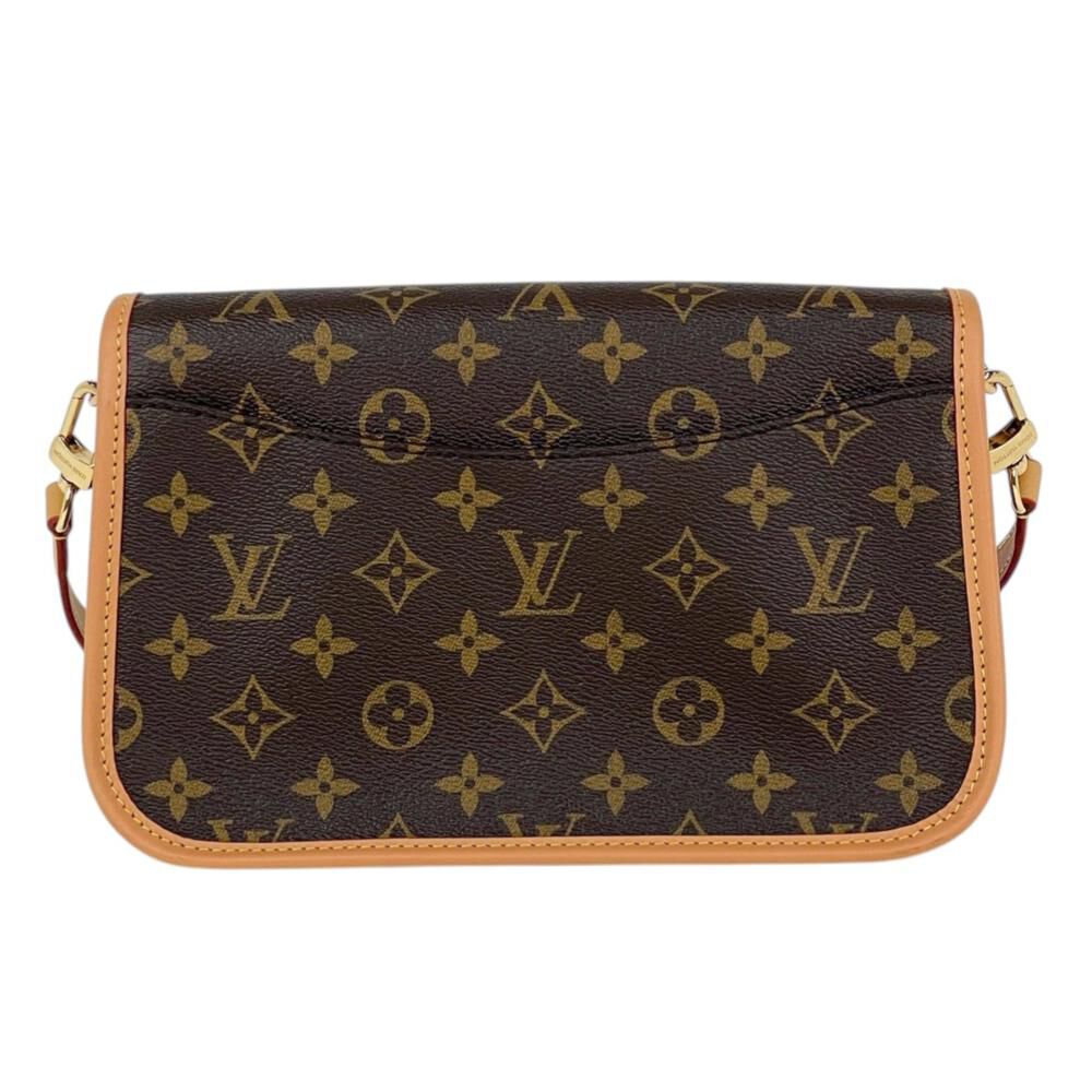 Louis Vuitton Shoulder Bags