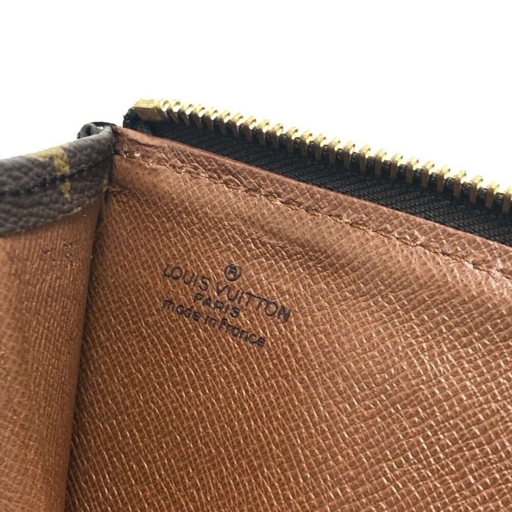 Louis Vuitton Poche Documents