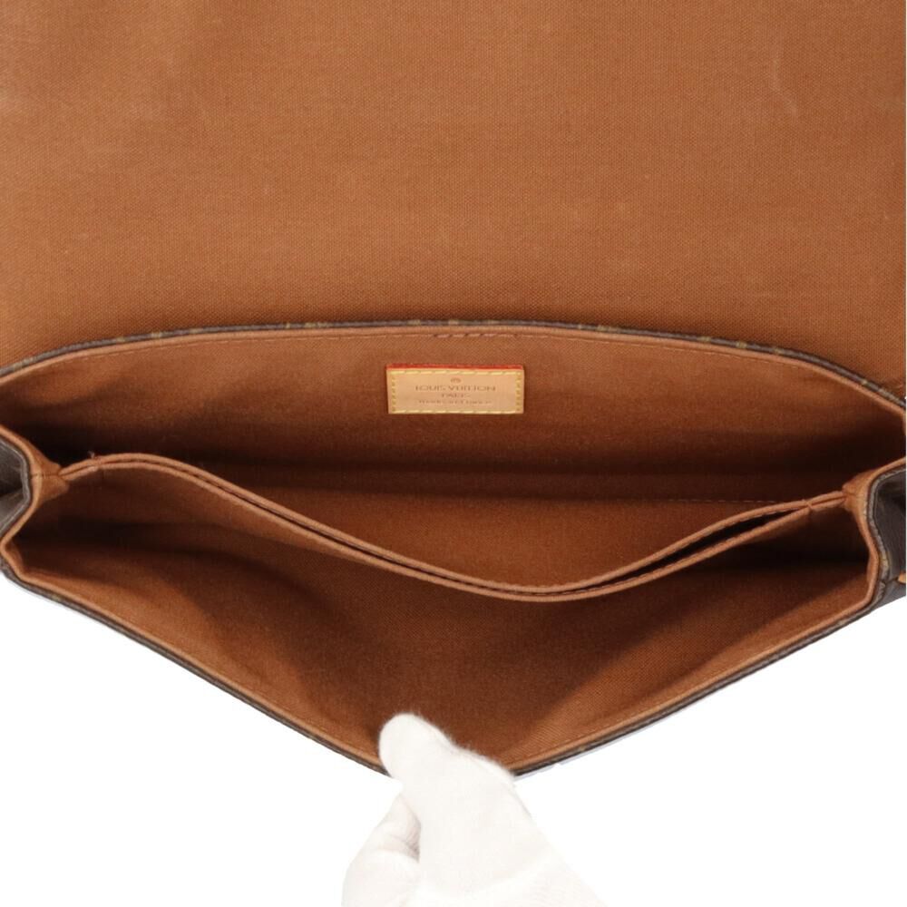 Louis Vuitton Shoulder Bags