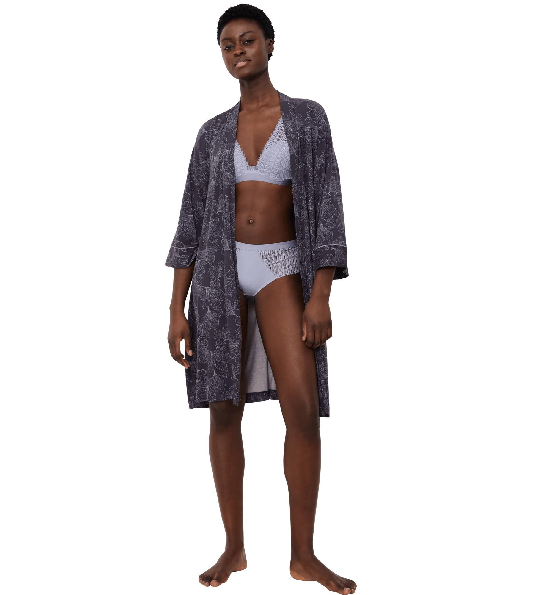 Aura Spotlight Robe 01