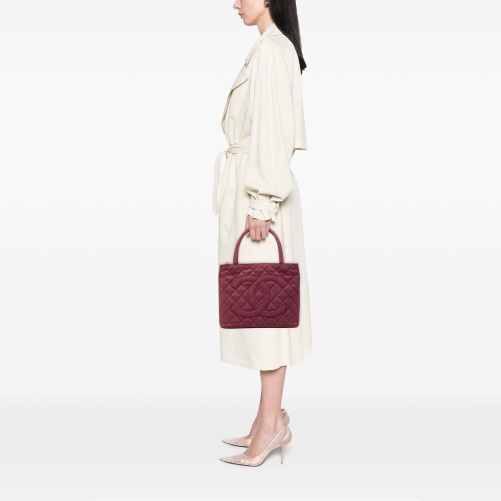 Chanel Medaillon