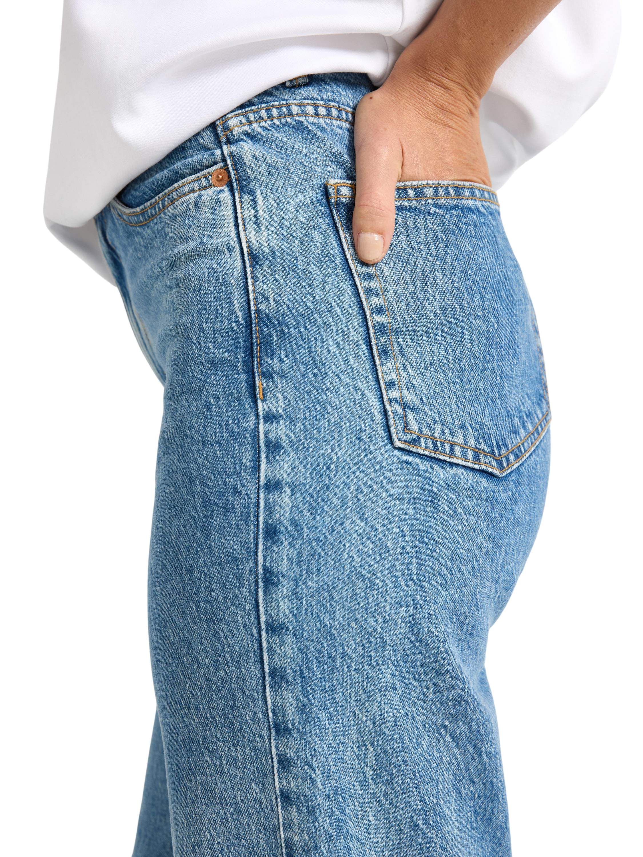 High waist jeans in cotton denim wi