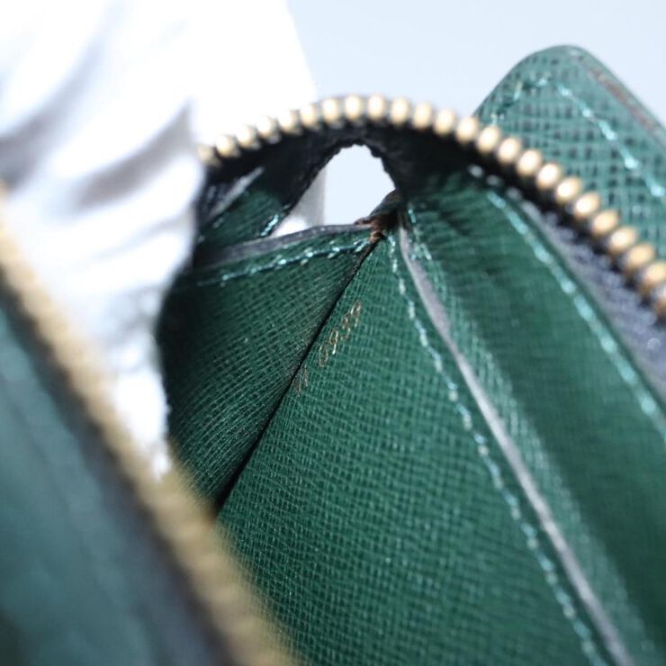 Louis Vuitton Porte Documents Voyage