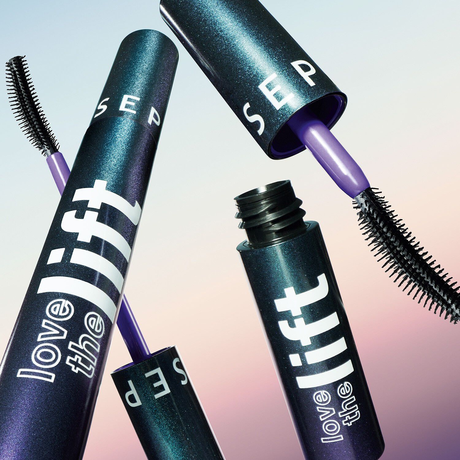 Love The Lift Waterproof - Mascaraen, der omg&aring;ende giver buede vipper