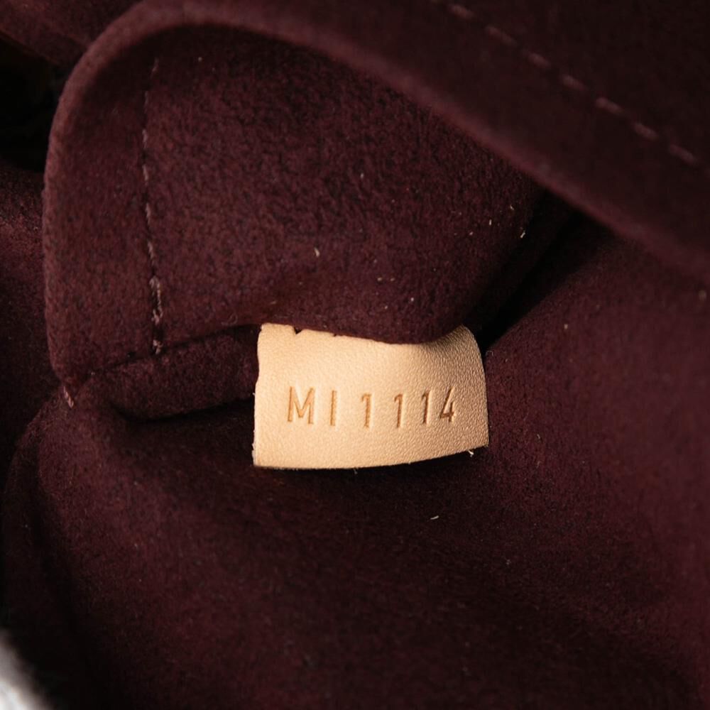 Louis Vuitton Marais