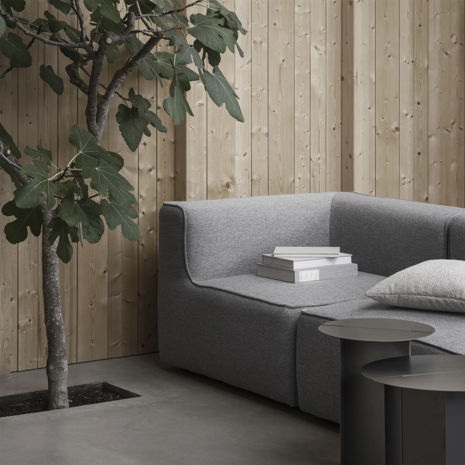 Side table -ORU- Colour Burned Metal Size S &Oslash; 35cm