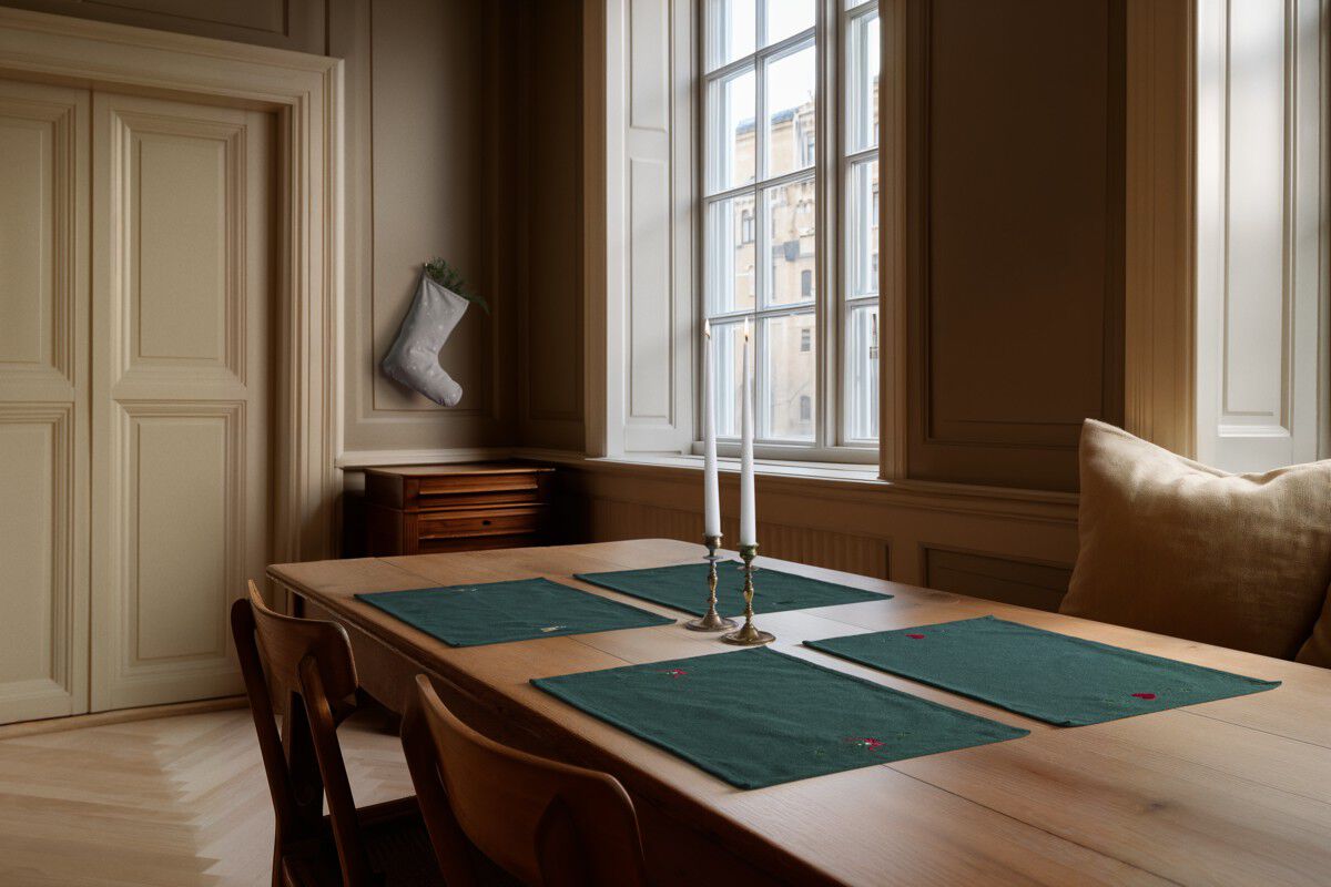 Christmas Fable D&aelig;kkeserviet Hjerter 49x32 cm gr&oslash;n