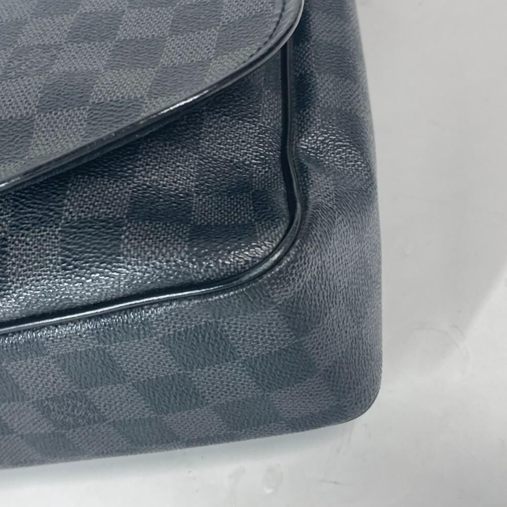 Louis Vuitton Messenger