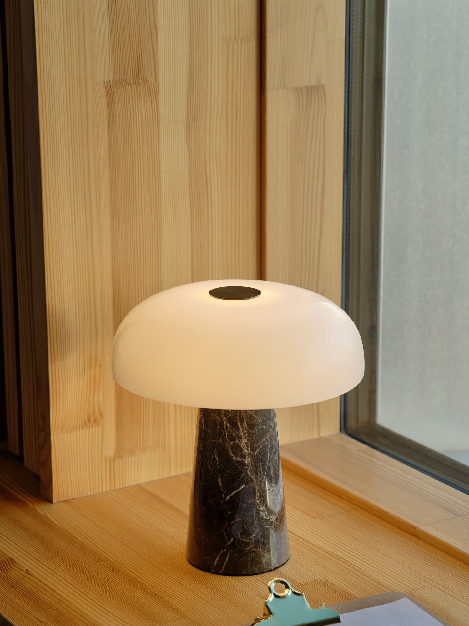 Glossy Mini Portable | Bordlampe | Gr&aring; brun