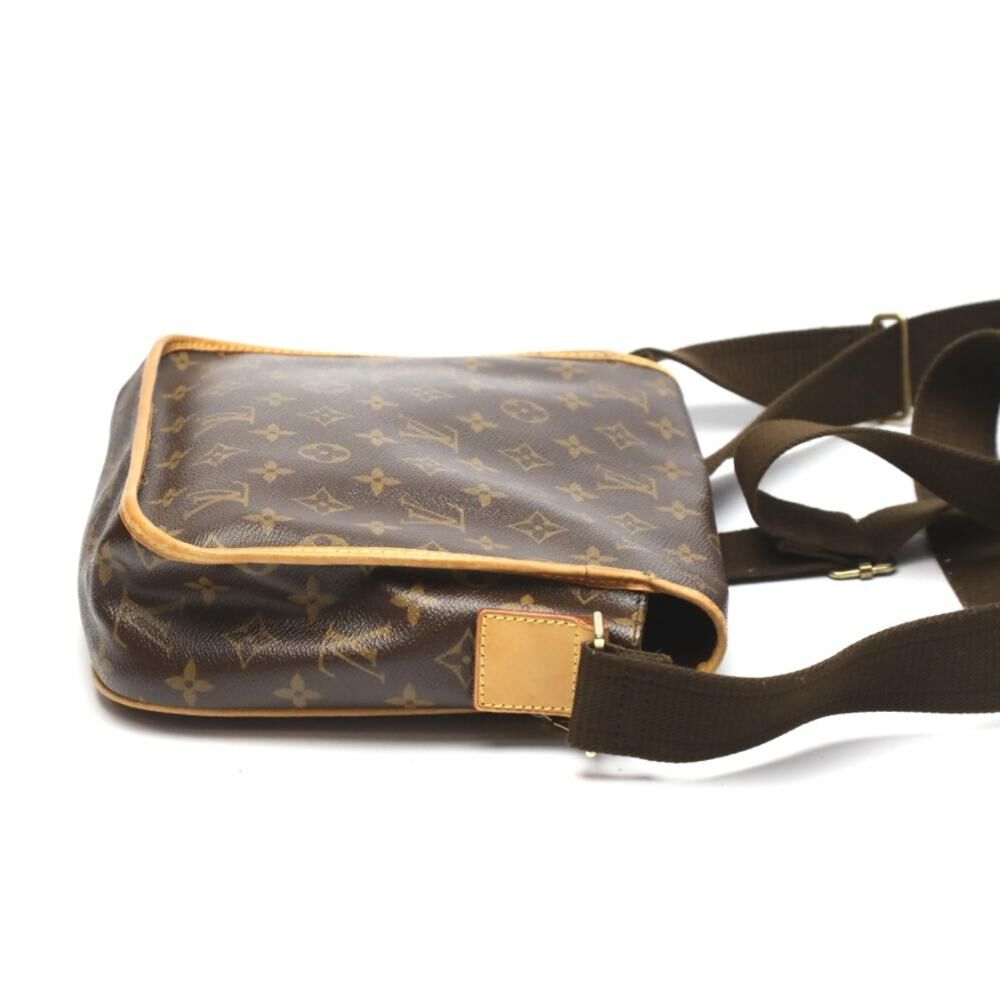 Louis Vuitton Shoulder Bags