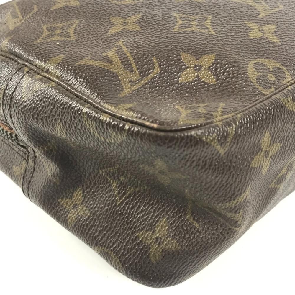 Louis Vuitton Clutch