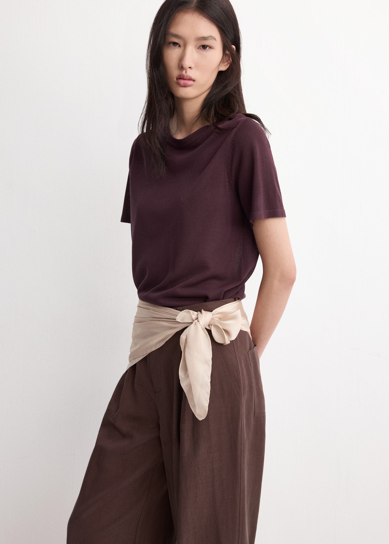 Short-sleeved knitted sweater